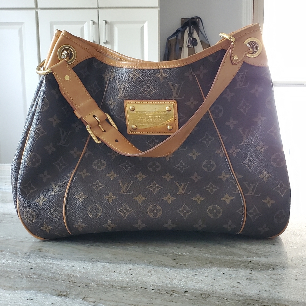 Louis Vuitton Galliera PM